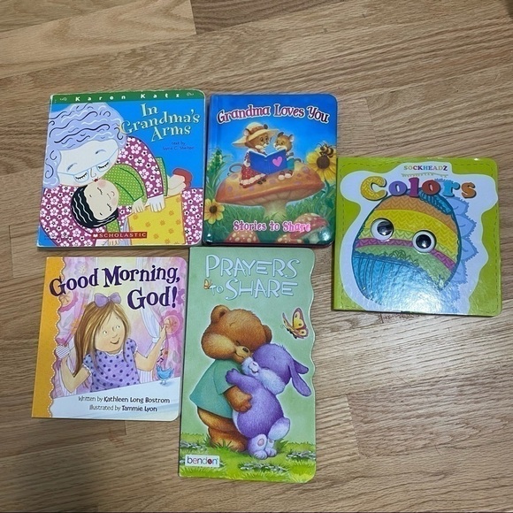 Children’s Board Book Bundle Good Morning God In Grandmas Arms Prayers Share - Picture 2 of 3
